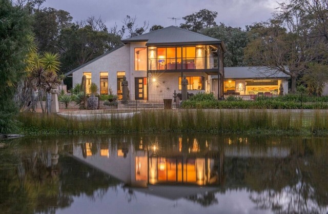 Pet-Friendly and Private - 'Land of Paradise'