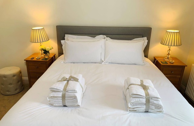 Pet Friendly and sleeps 4