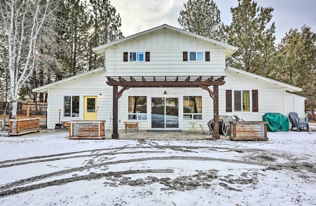 Pet-Friendly Bend Vacation Rental w/ Yard!