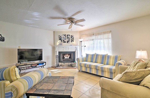 Pet-Friendly Brooksville Cottage w/Fire Pit!