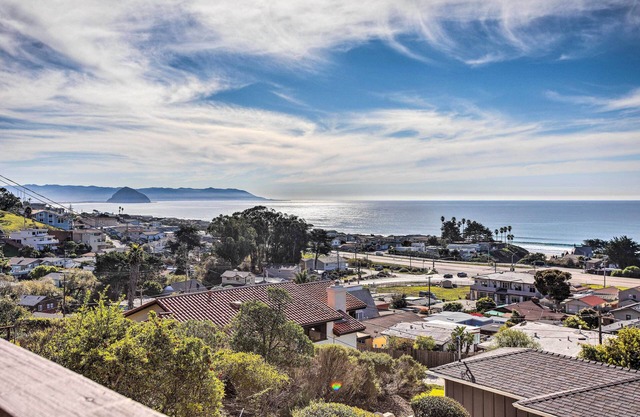 Pet-Friendly Cayucos Home w/Ocean Views!