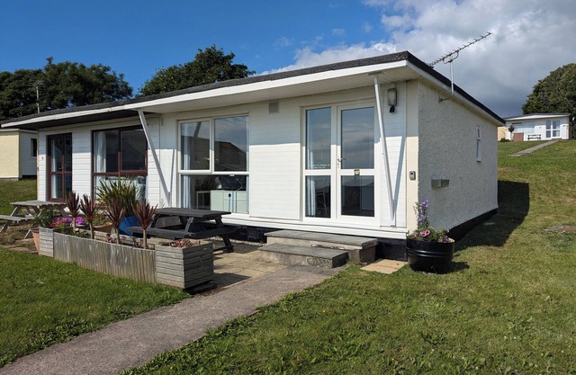 Pet friendly chalet . Sleeps 5n