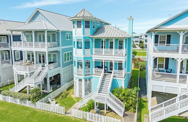 Pet Friendly, Easy Walk to Beach, Game Room, Beach Toys, Gorgeous Community