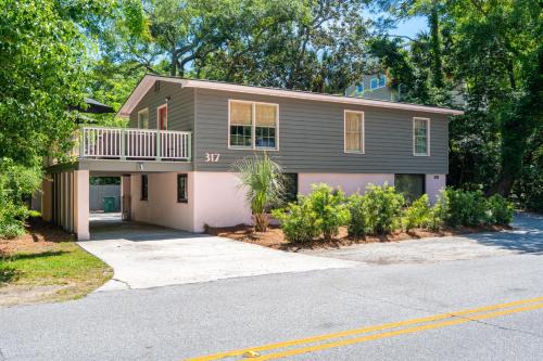 Pet Friendly Folly Vacation Three Bedroom Cottage 317 East