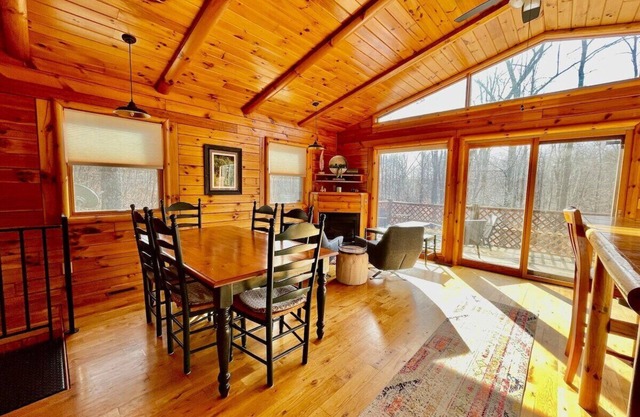 Pet friendly, hot tub, no cleaning fee special!