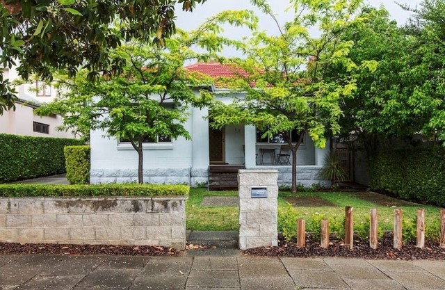 Pet Friendly house! Free WIFI and parking