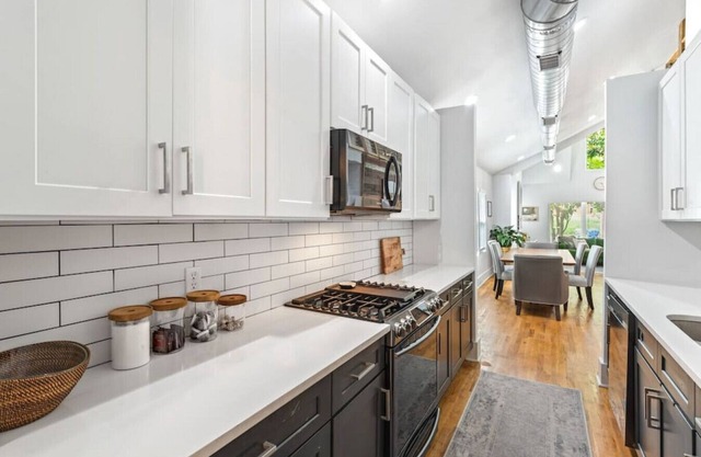 Pet-Friendly|King Beds|Walkable