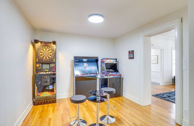 Pet-Friendly Lodge w/Game Room & Fireplace