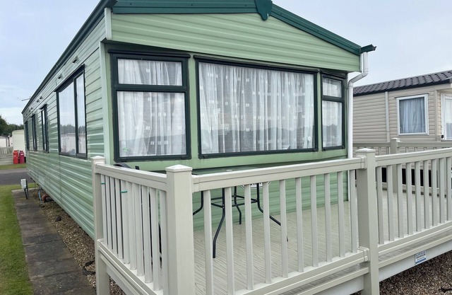 Pet Friendly - Millfield Park Skegness 4 Bed
