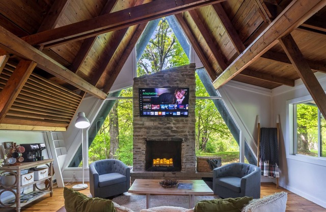 Pet-Friendly Paradise A-Frame w/Lake Views Hot Tub