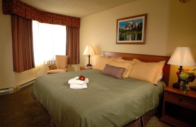 Pet-Friendly Pitkin 2 Bedroom Suite | Grand Lodge
