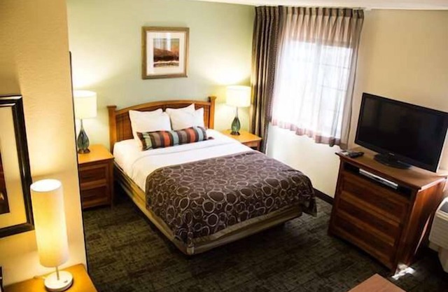 Pet-friendly Property! 3 Spaces w/Free Parking, Near Parmenter Gazebo Garden!