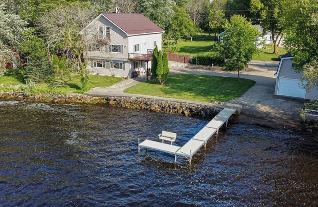 PeT FrienDly, Renovated Lake Home W/Gr8 SWIMminG