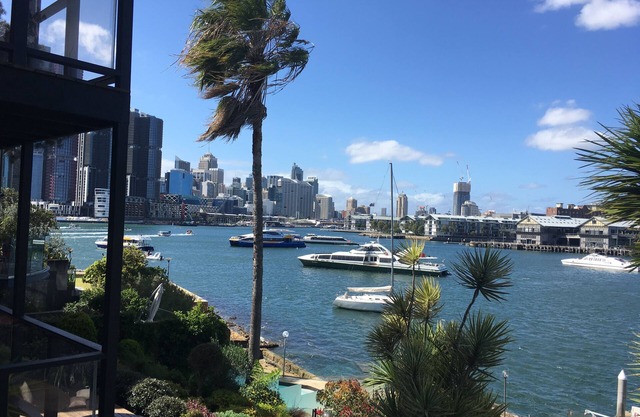 Pet-Friendly Sydney Stay! Harbour Views and Easy City Access by Ferry!
