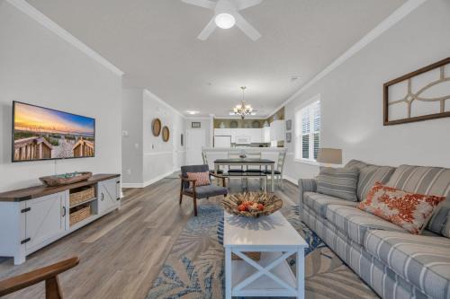 Pet Friendly w Huge Resort Pool Near Beach