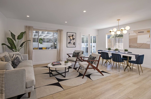 Pet & Kid-Friendly Beach Retreat Near Town +EVC , Fire Pit , Beach & Baby Gear!