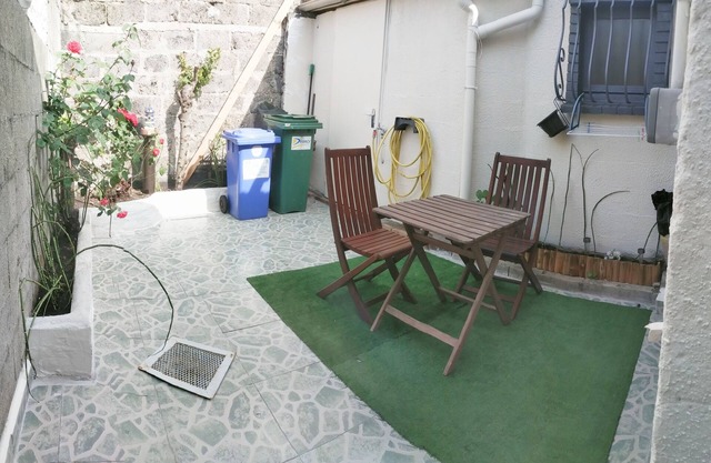 Petite Maison a Drancy a Côté du Métro