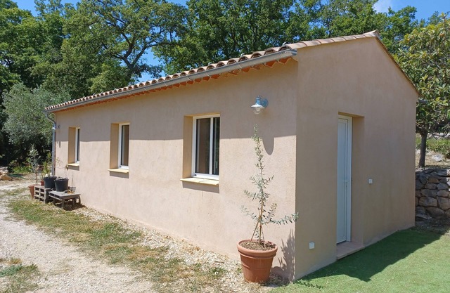 Petite Maison Indépendante au Cœur des Oliviers
