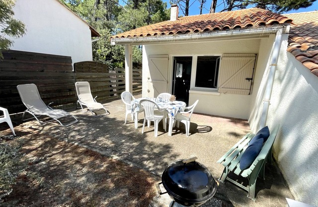 Petite maison mitoyenne proche tennis 2290