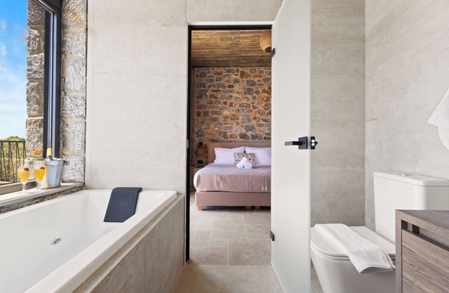 Petres Luxury Villa 02