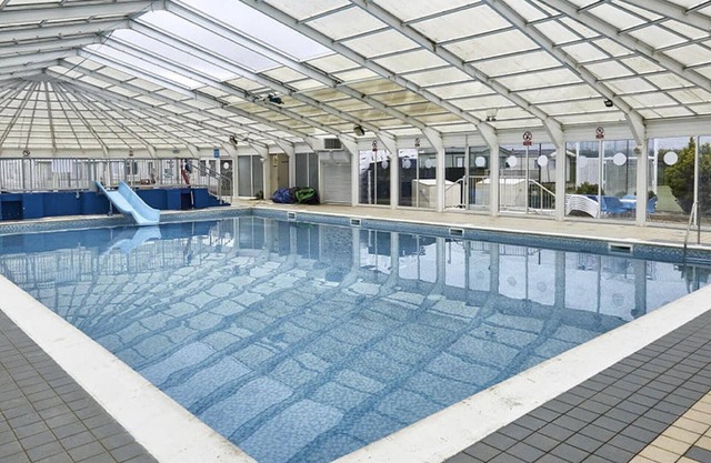 Pets Stay Free 8 Berth lux van Heacham Beach