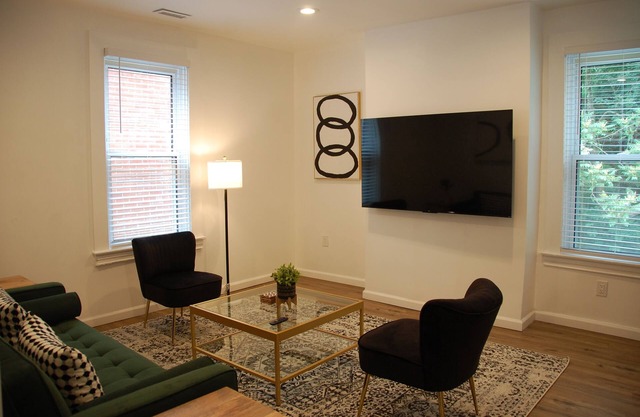 PGH Delight - 4B/3B, ALL NEW w/Free Street Parking, Perfect for family vacation