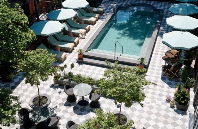 Philadelphia Getaway – 3 Trendy Queen Suites Near Cafés, Museums & Shopping