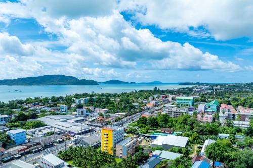 Phuket Five For tune Holiday Hotel