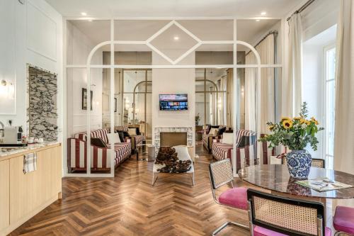 Piazza Venezia Luxe Apartment