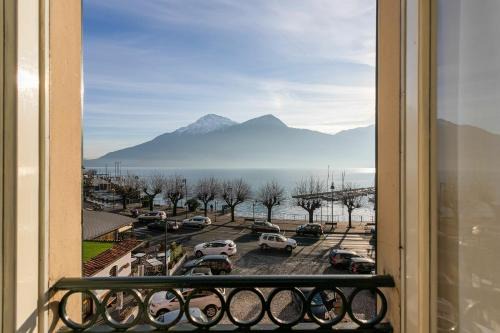 Piazzetta Lake View by Halldis
