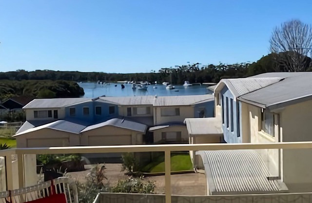 Pier 8 by Jervis Bay Breaks