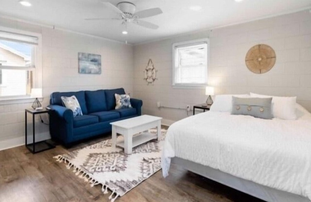 Pier View Apt 5 - Quaint Studio Located In The Heart Of Kure Beach Villa by Redawning