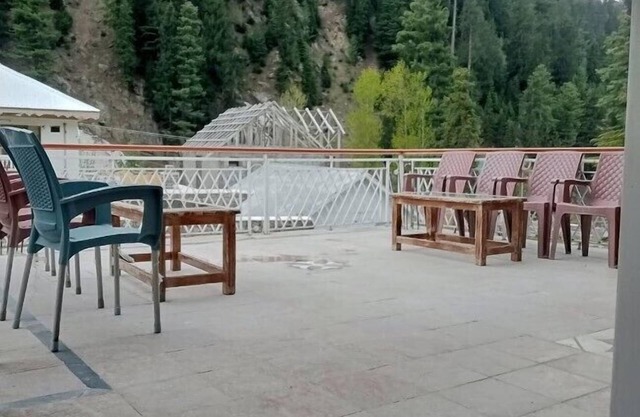 Pine Grove Hotel