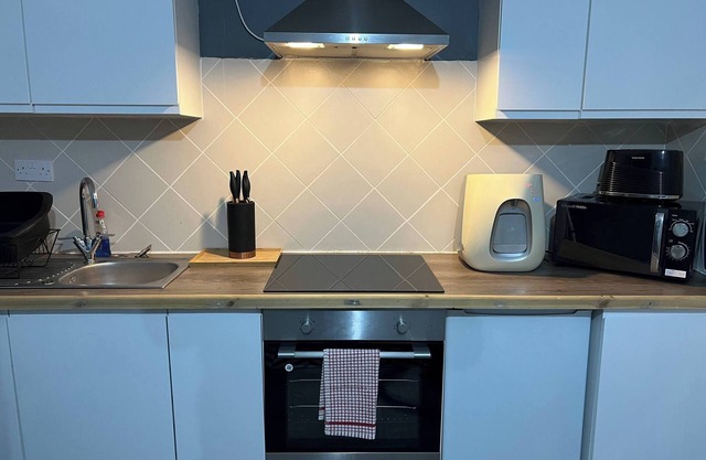 Pine Studio Apartment- Your Own Quiet Space!