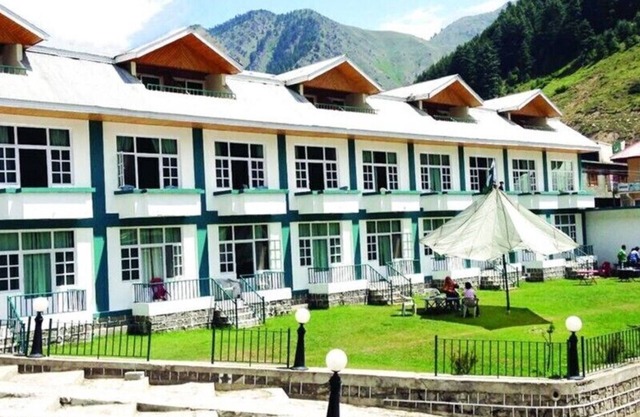 Pine Top Hotel Naran