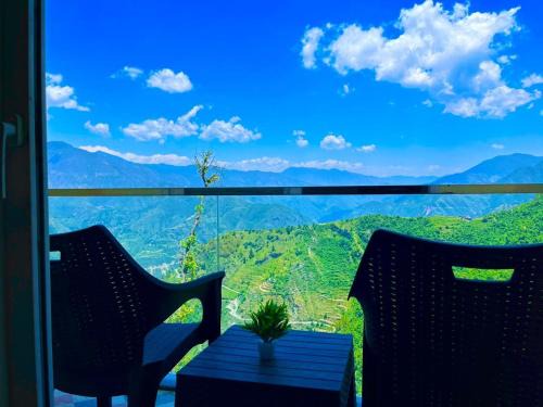 Pinerock Resort ! Luxury! Mountain View! Open Terrace ! Cafeteria