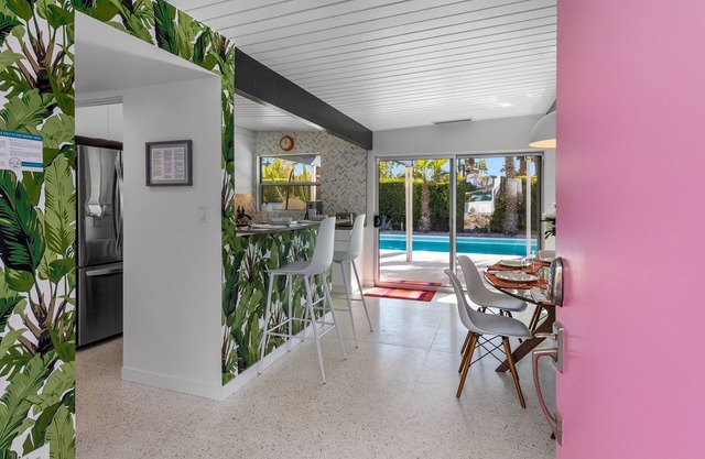 Plaimor Palms - Classic Remodeled Mid-Century Alexander!