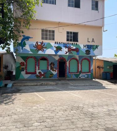 Playa El Obipo C La Marea building La Libertad
