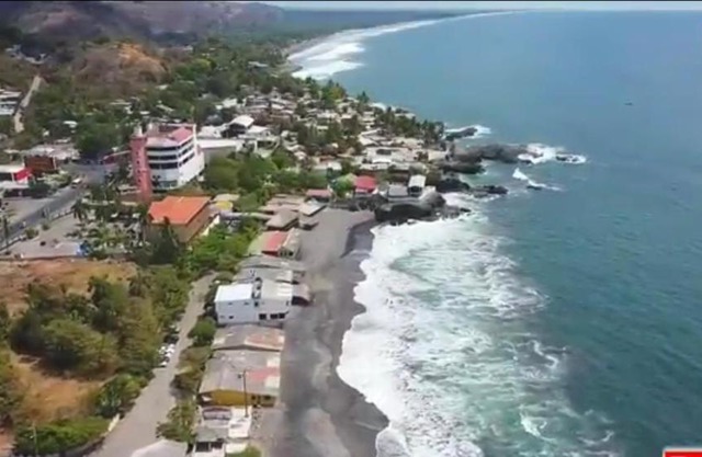 Playa El Obispo A La Marea building La Libertad