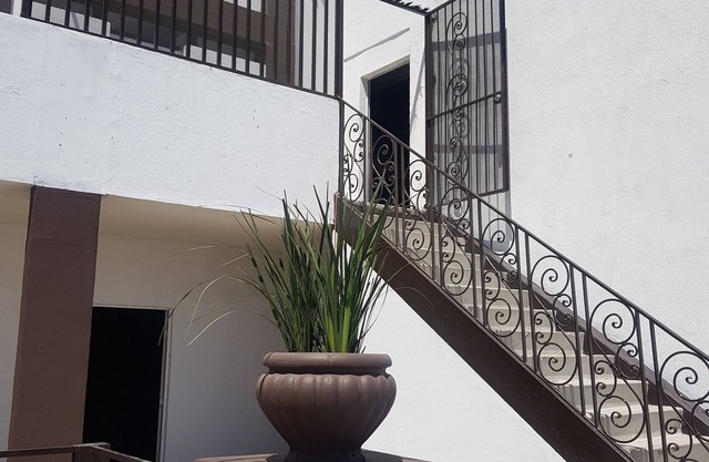 PLAZA GOYA 18 PERSON SUPER SUITE