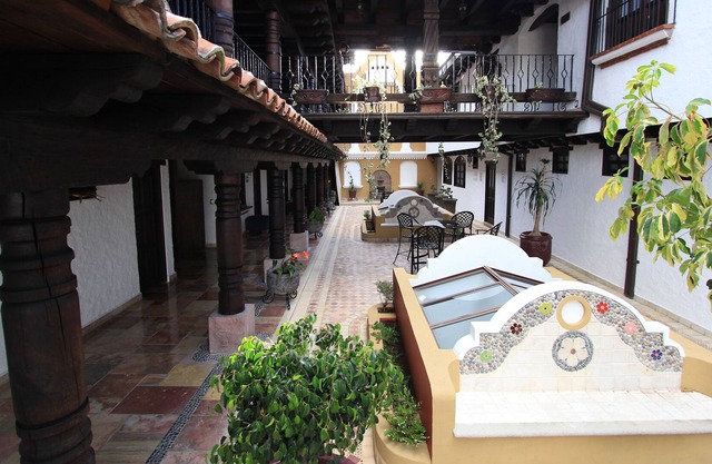 Plaza San Cristóbal Inn