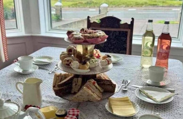 Pleasant 4-bedroom house, WiFi & TV near Portrush & Portstewart.nSEA & GOLF VIEW