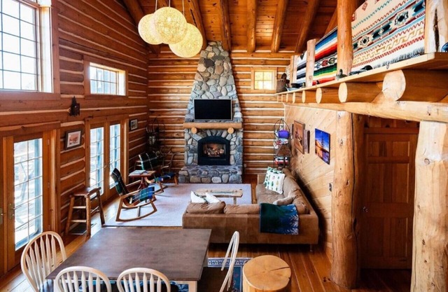 Pleasant Mountain Cabin - Ski-In/Out & Lake Views!