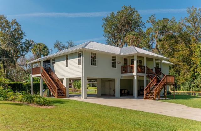 Pleasant Point, a blue spring waterfront home on Kings Bay in Crystal River, Fl.