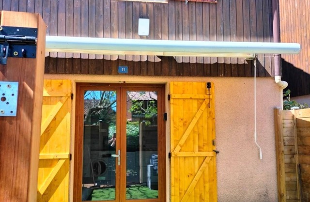 Pleasant semi-detached bungalow type 2 Cabin with communal pool in Lacanau-Océan