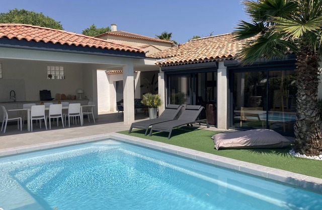 Pleasant villa, near sea/town, swimming pool.