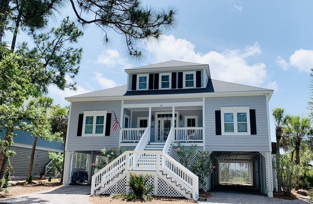 Plenty of room for the whole family on Harbor Island!