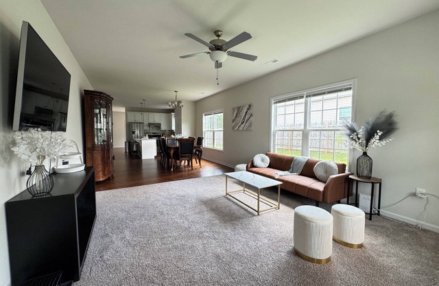 Plum & Olive - Entire Home 15 Min to LU