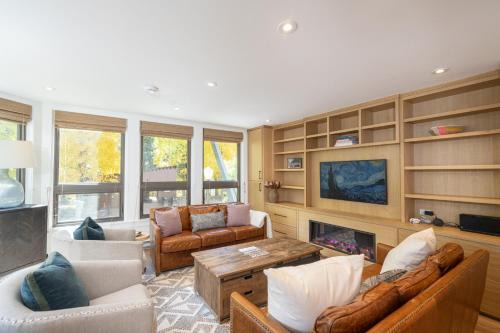 Plunge J by Exceptional Stays