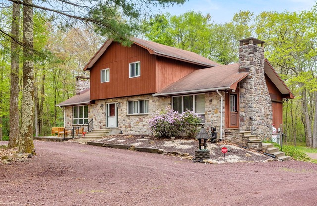 Pocono Retreat, Hot Tub, MovieRoom, GameRoom, etc!
